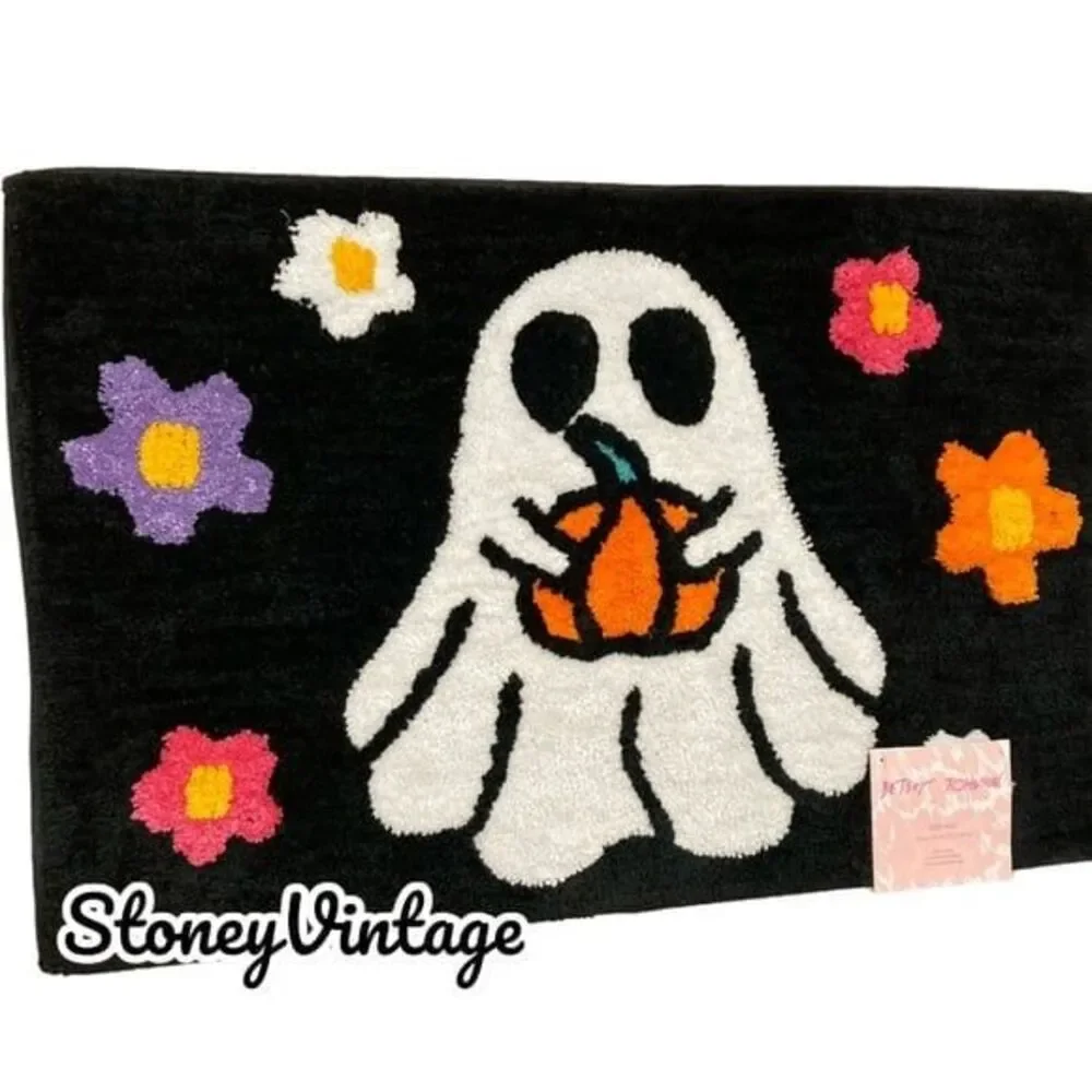 Betsey Johnson 2024 Halloween Shower Bath Mat Hippie Ghost With Flowers